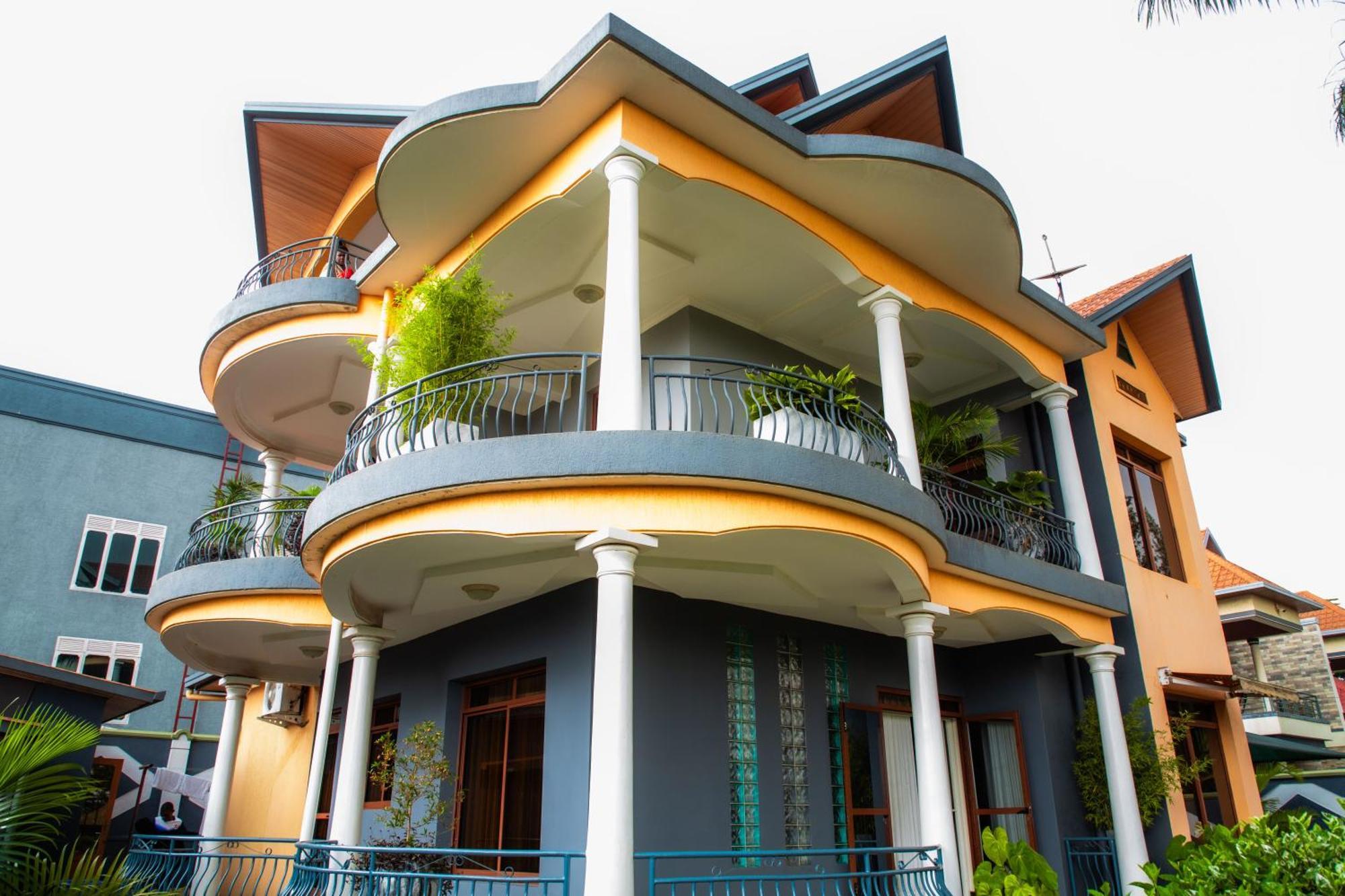 The Vibrant Lodge Gacuriro Kigali Exterior photo