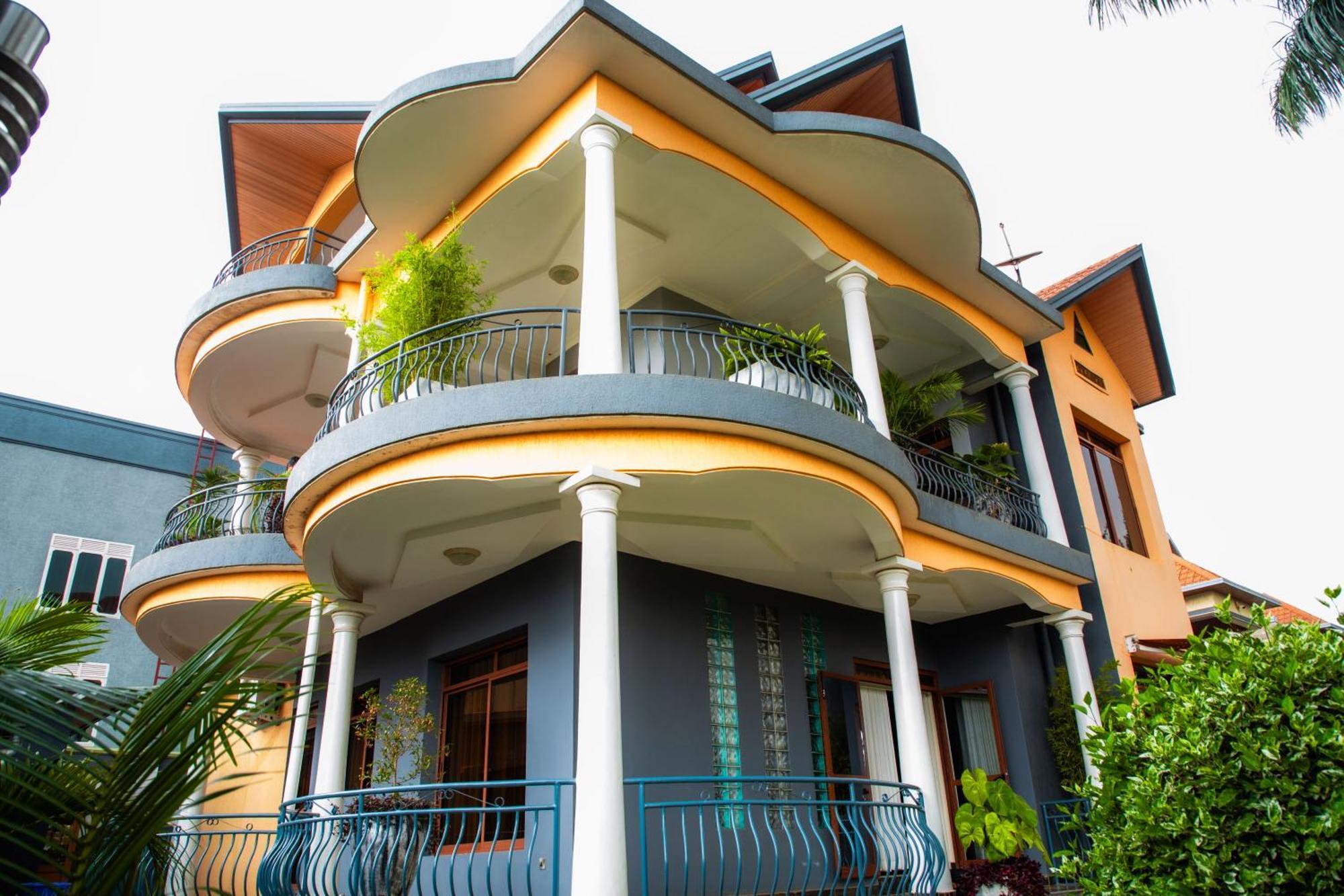 The Vibrant Lodge Gacuriro Kigali Exterior photo