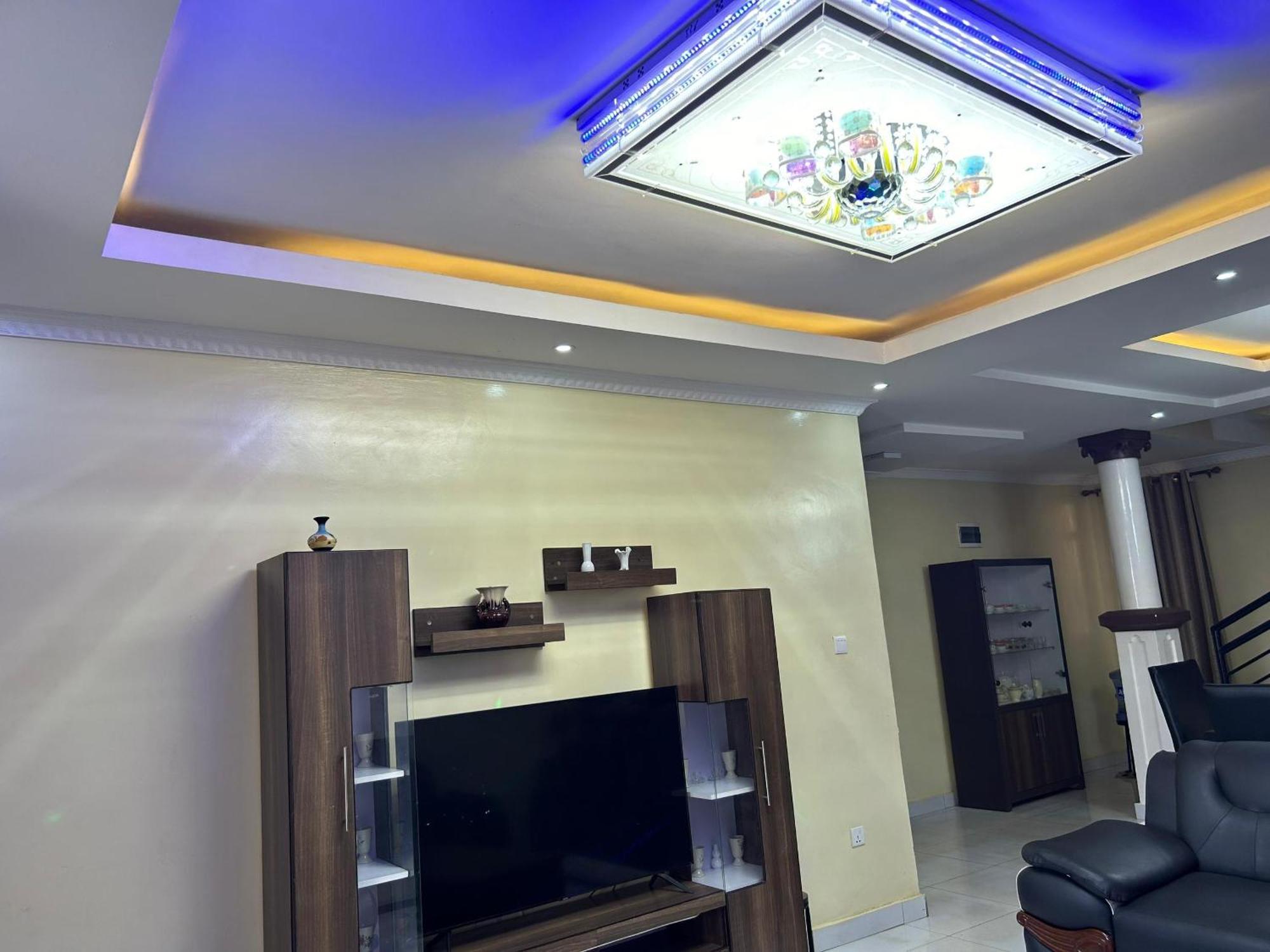 The Vibrant Lodge Gacuriro Kigali Exterior photo