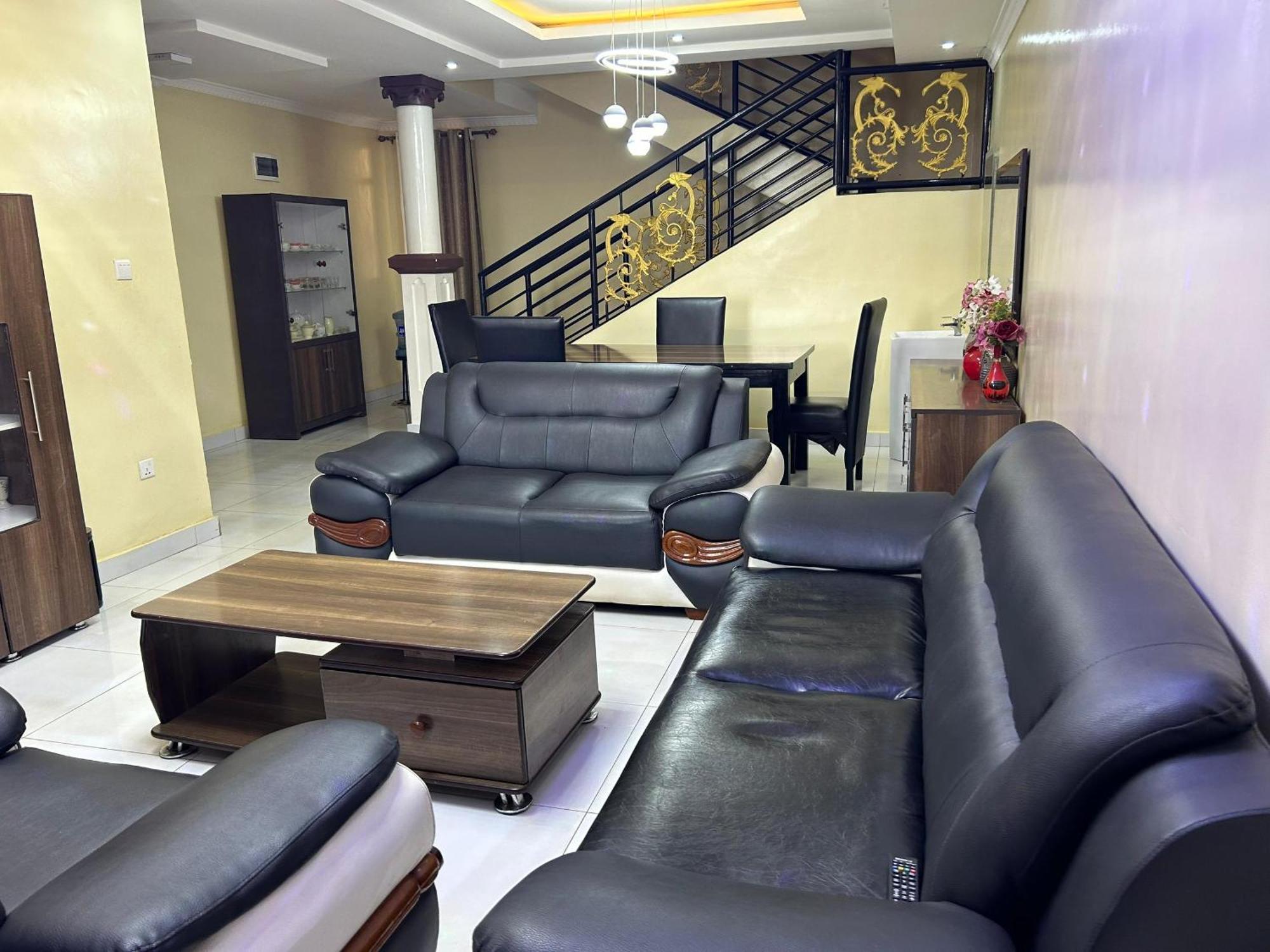 The Vibrant Lodge Gacuriro Kigali Exterior photo